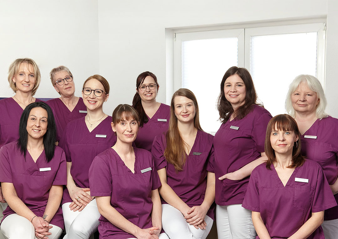 Teamfoto der Kinderarztpraxis Dr. Sarah Grasmeyer